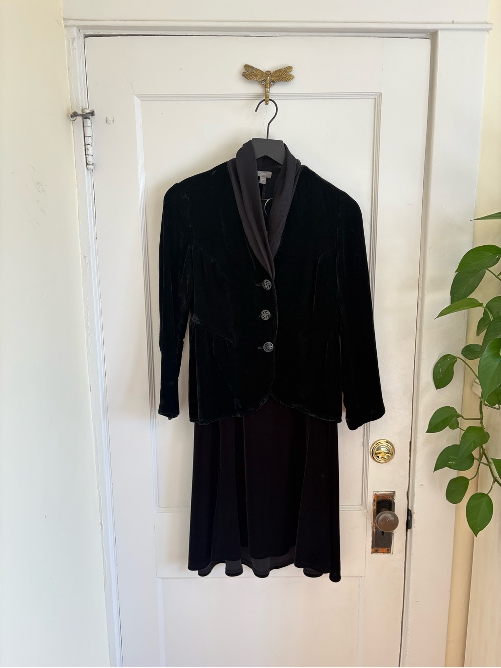 J. Jill Black Velvet Classic Chiffon Collar Blazer and Skirt Set XSP